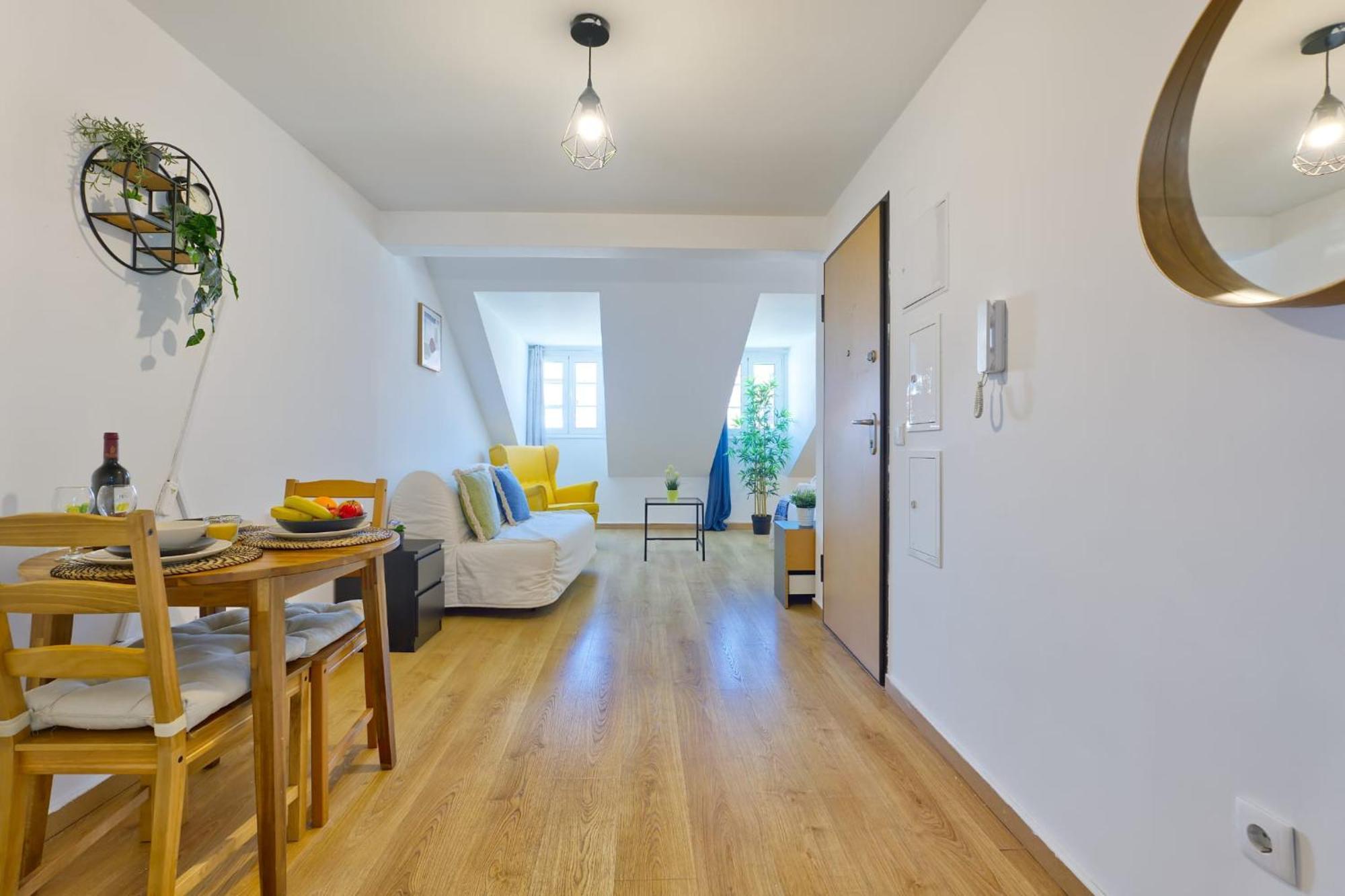 And Beautiful Flat * Lisbon