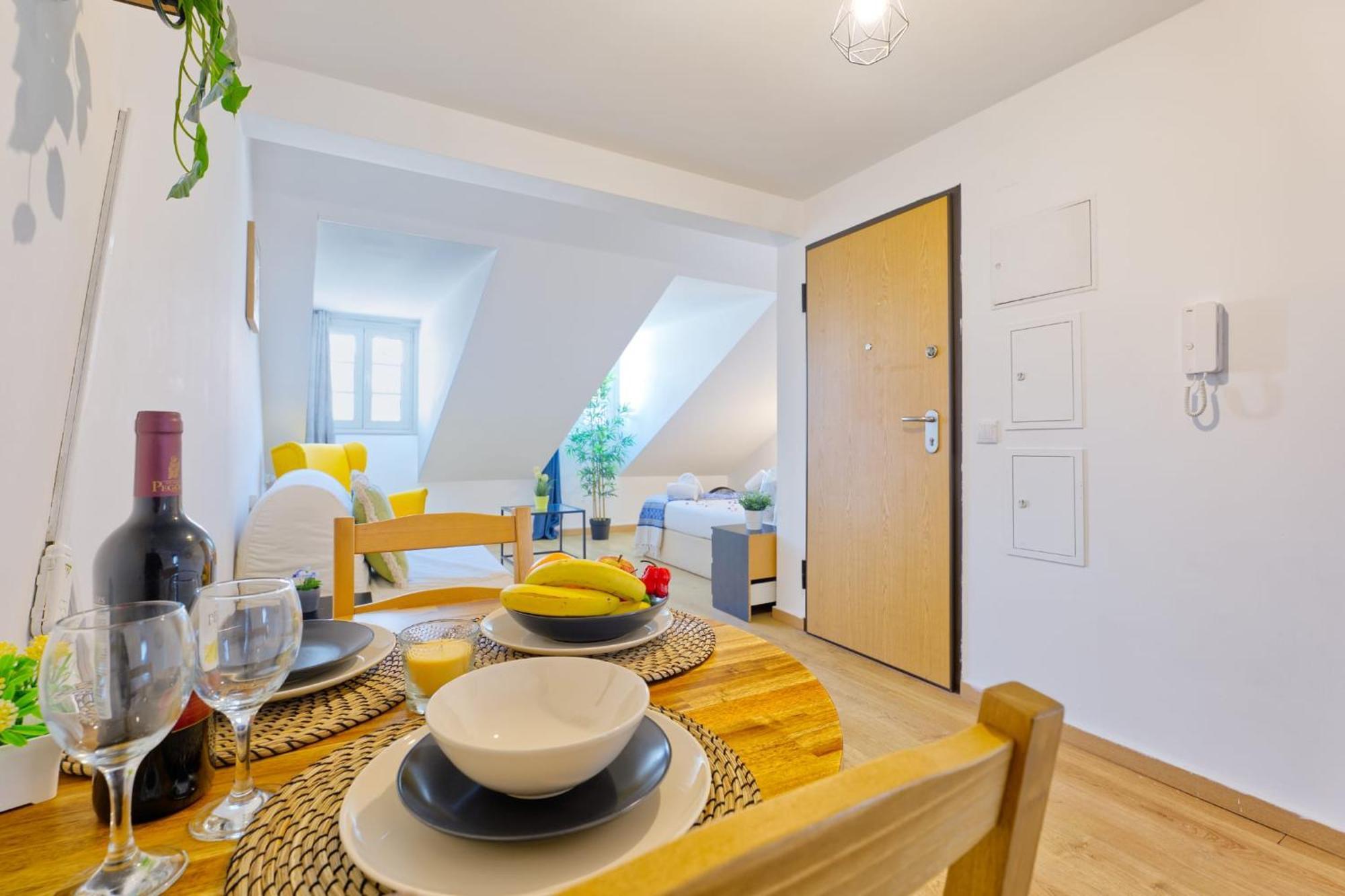 And Beautiful Flat * Lisbon